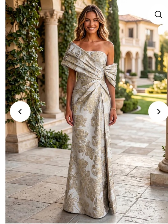 Dresses & Skirts - Asymmetric One-Shoulder Jacquard Mermaid Gown size 6 ivory Gold Gracin’s bride